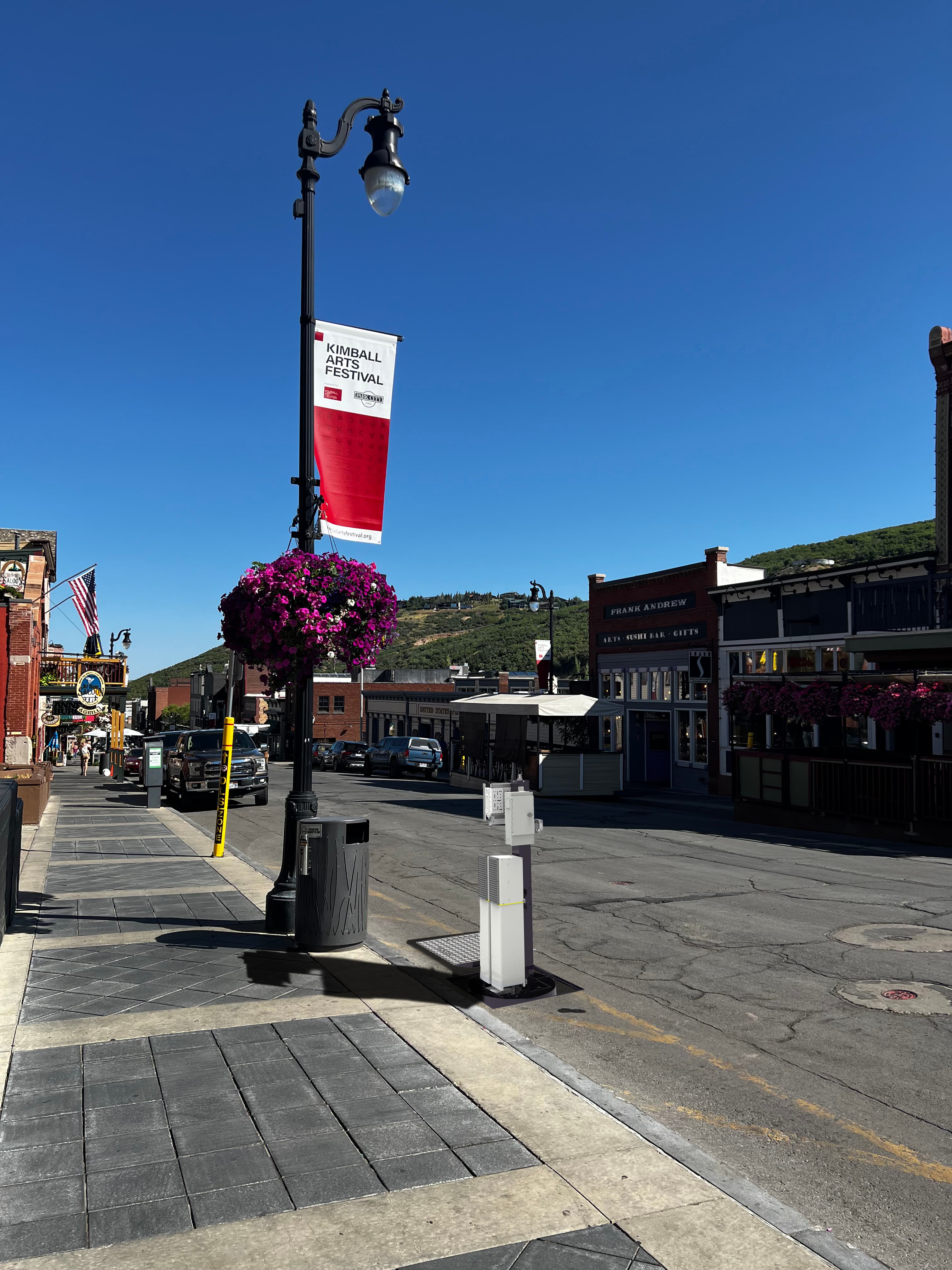 Vault with column extended showing equipment access